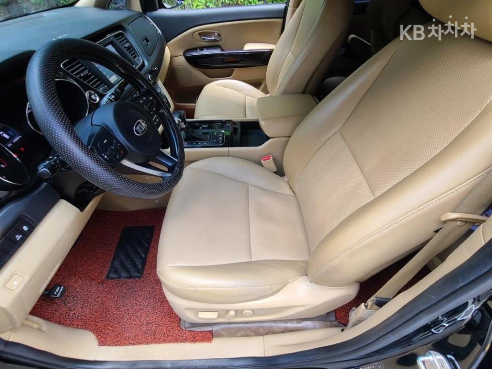 Kia Carnival — miniaturë 7