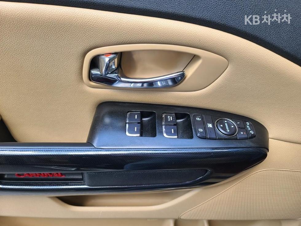 Kia Carnival — miniaturë 12