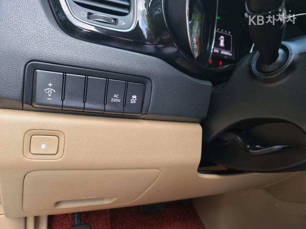 Kia Carnival — miniaturë 13
