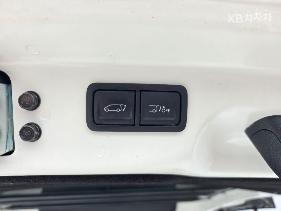 Hyundai Staria — miniaturë 16