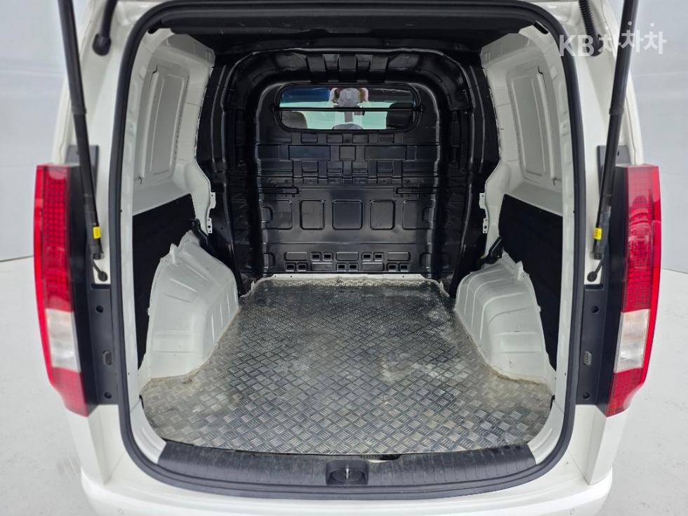 Hyundai Staria — miniaturë 17