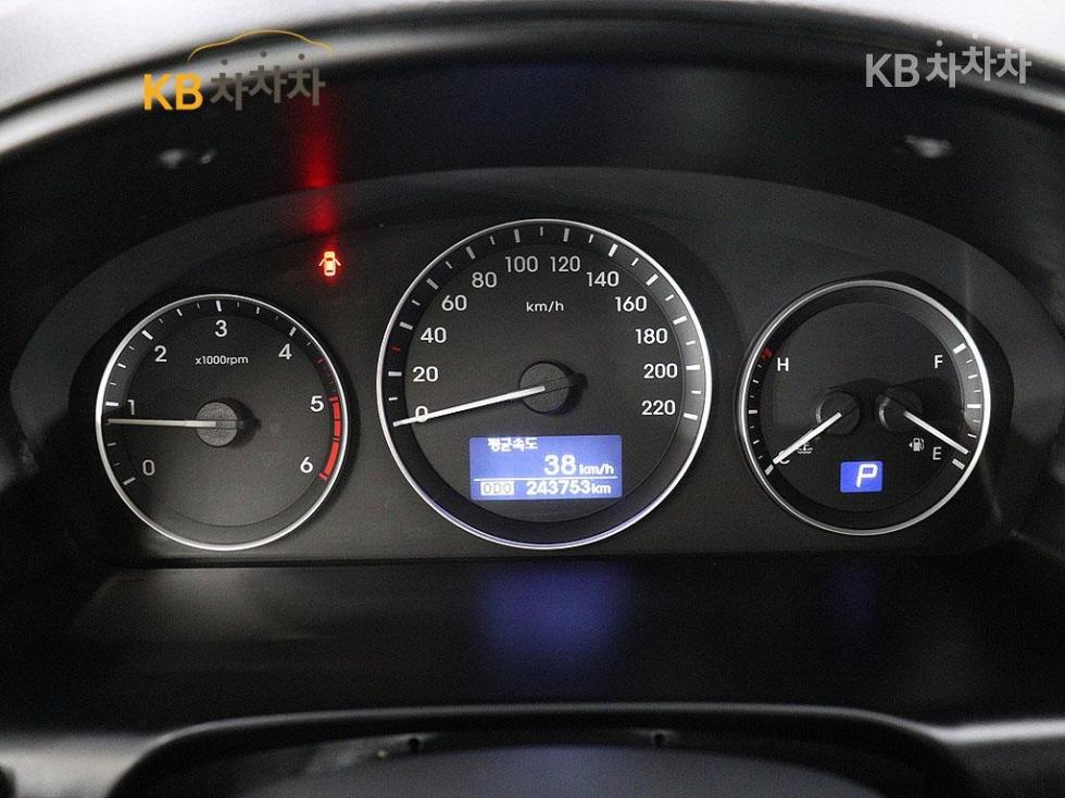 Hyundai Starex — miniaturë 6