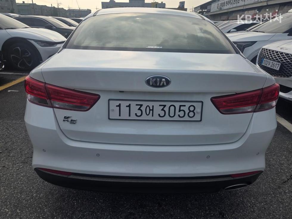 Kia K5 — miniaturë 5