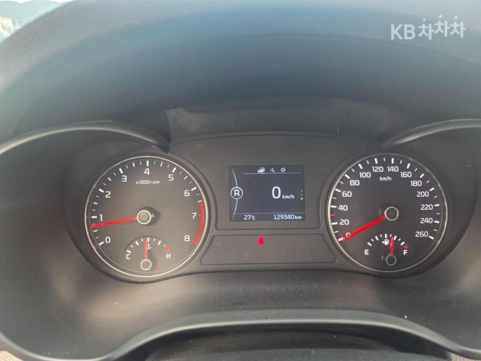 Kia K5 — miniaturë 18