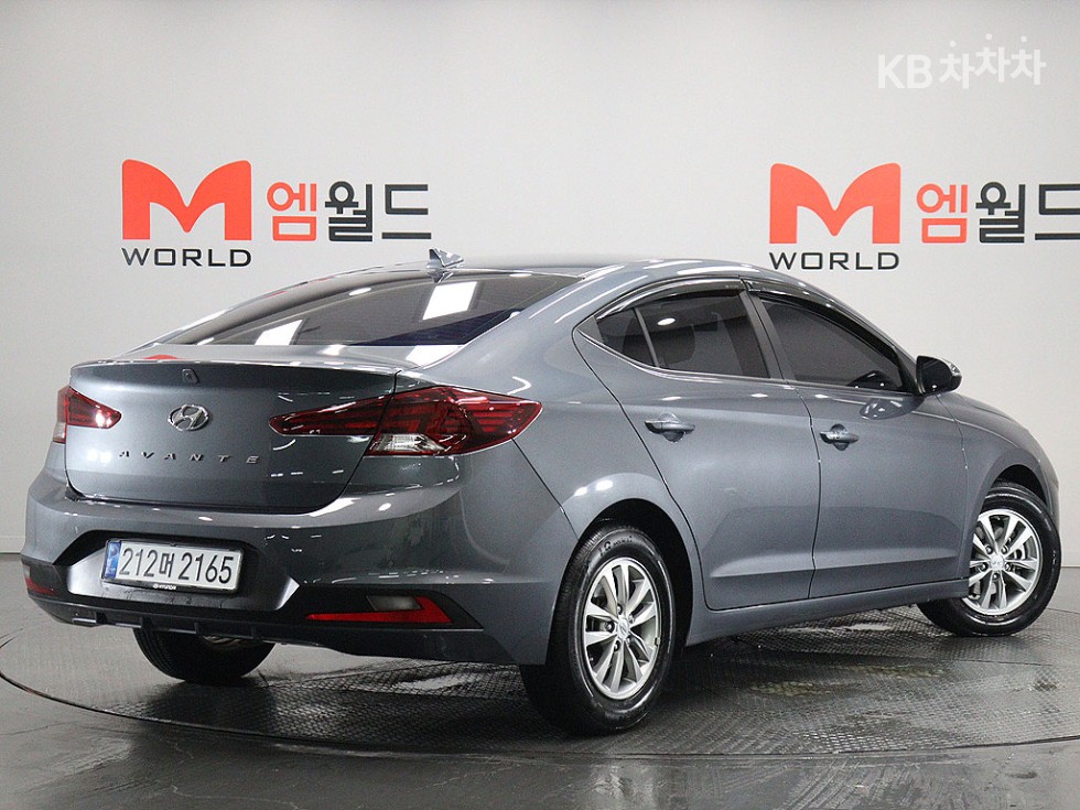 Hyundai Avante — miniaturë 3