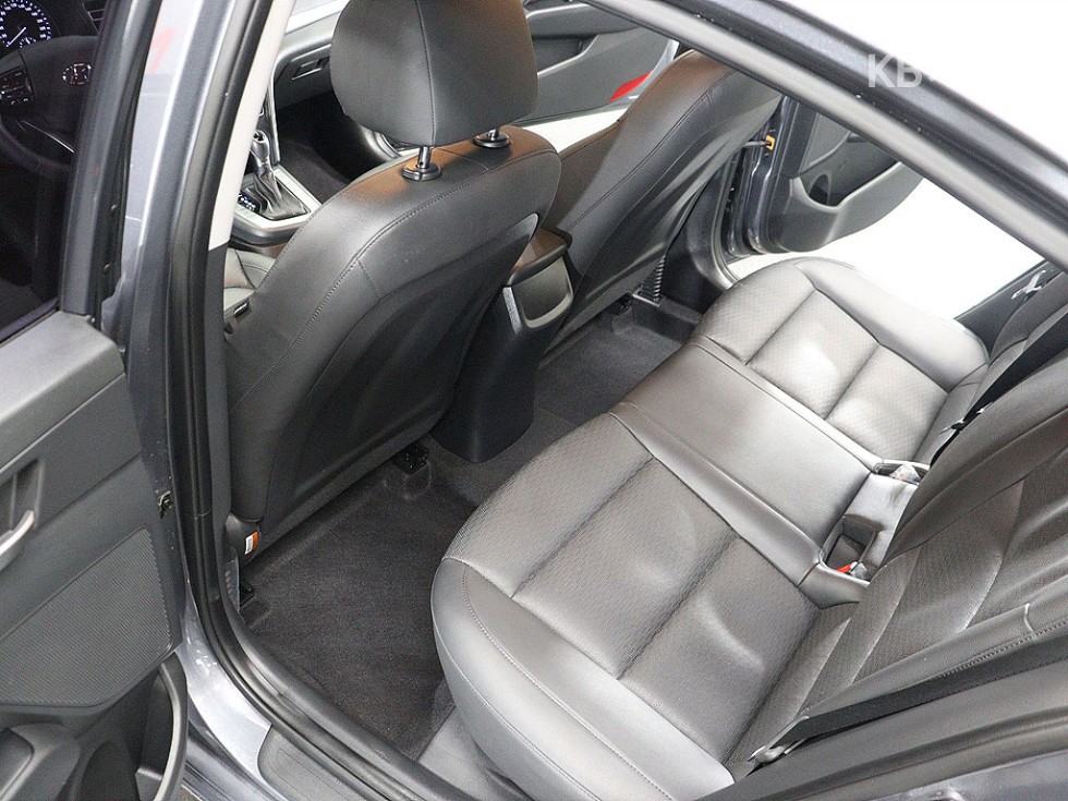 Hyundai Avante — miniaturë 11