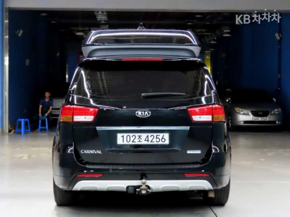 Kia Carnival — miniaturë 3