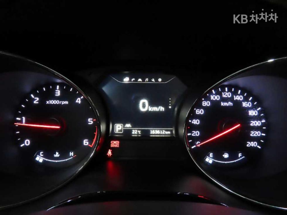 Kia Carnival — miniaturë 10