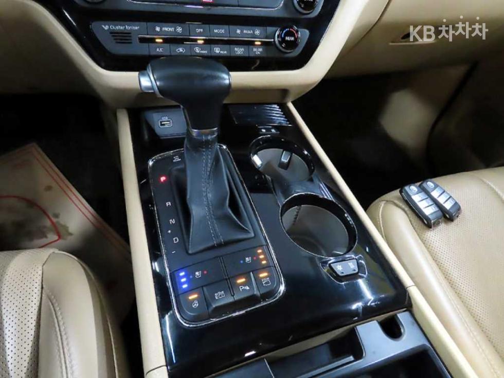 Kia Carnival — miniaturë 14