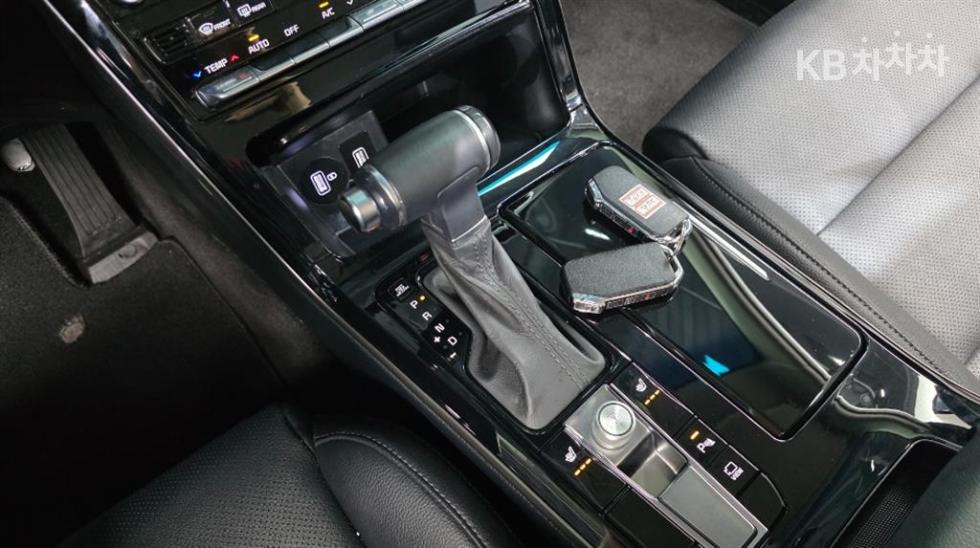 Kia K7 — miniaturë 9