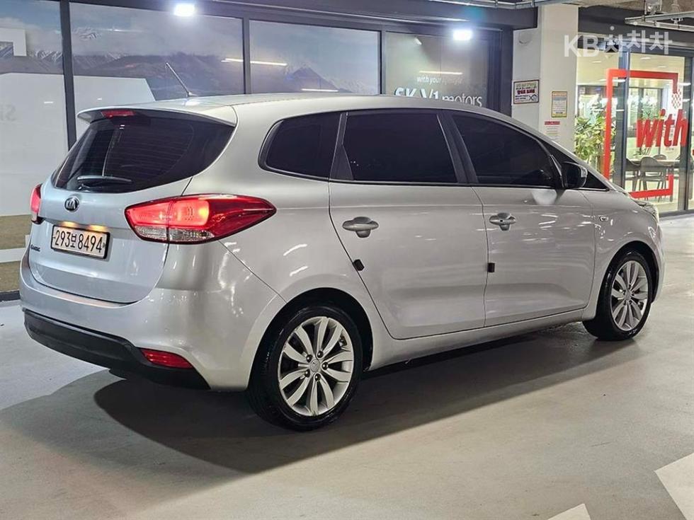 Kia Carens — miniaturë 4