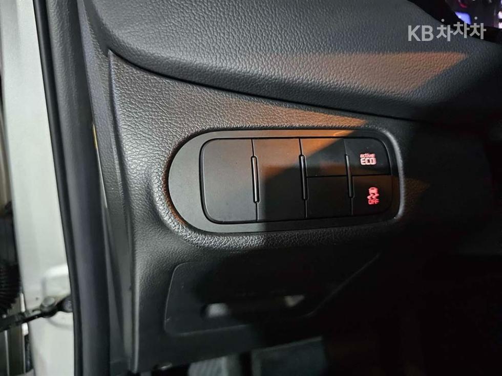 Kia Carens — miniaturë 10