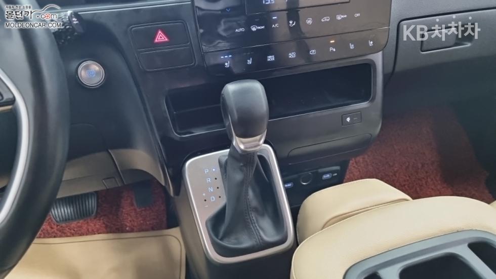 Hyundai Staria — miniaturë 14