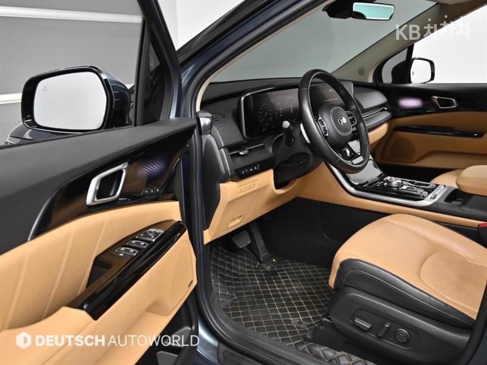 Kia Carnival — miniaturë 9