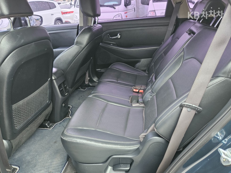 Kia Carens — miniaturë 8