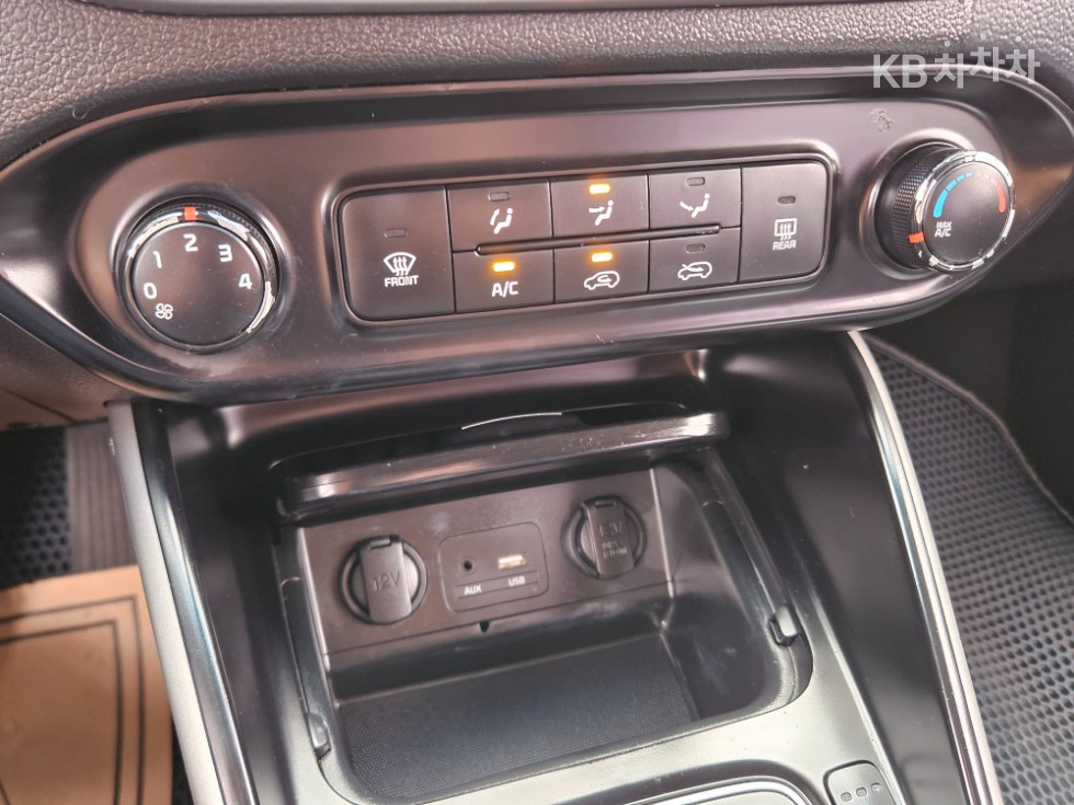 Kia Carens — miniaturë 12
