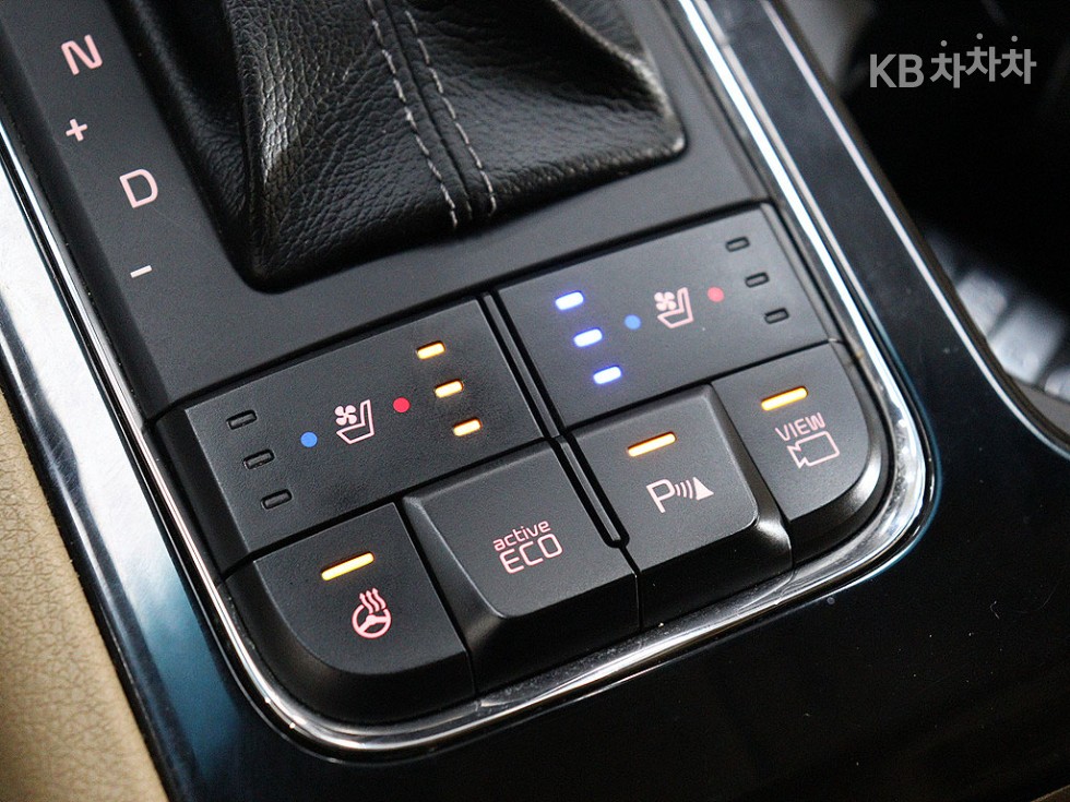 Kia Carnival — miniaturë 10