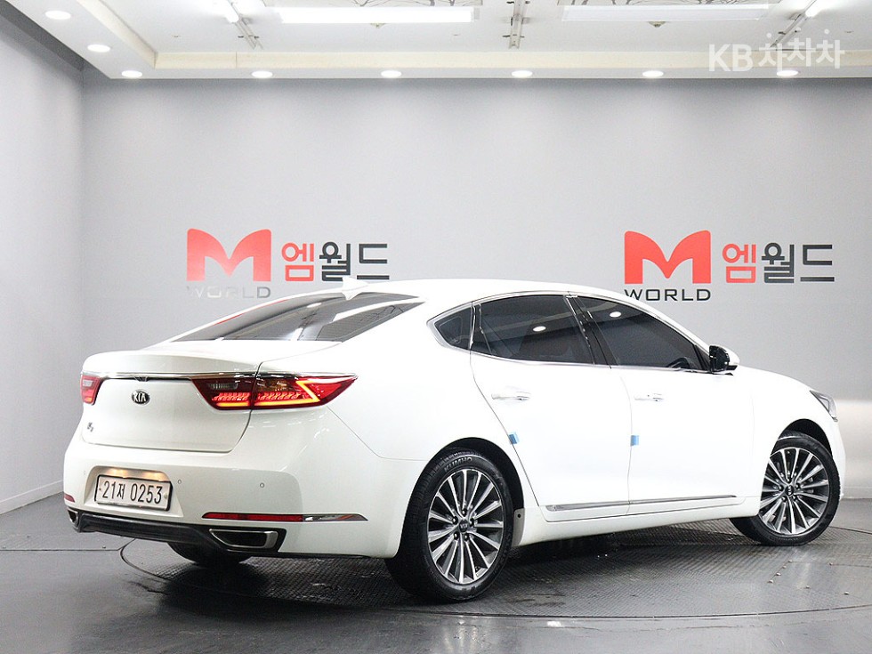 Kia K7 — miniaturë 4
