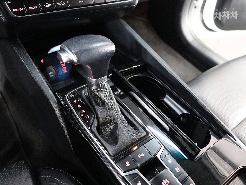 Kia K7 — miniaturë 9
