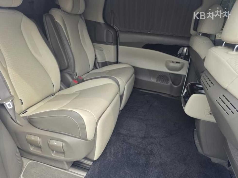 Kia Carnival — miniaturë 5