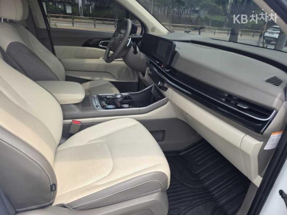Kia Carnival — miniaturë 6
