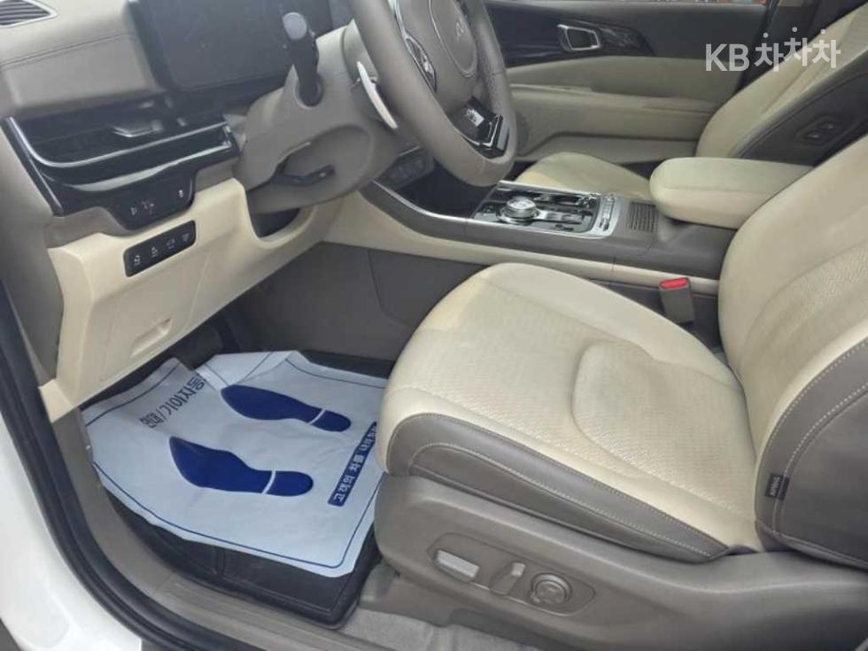 Kia Carnival — miniaturë 12