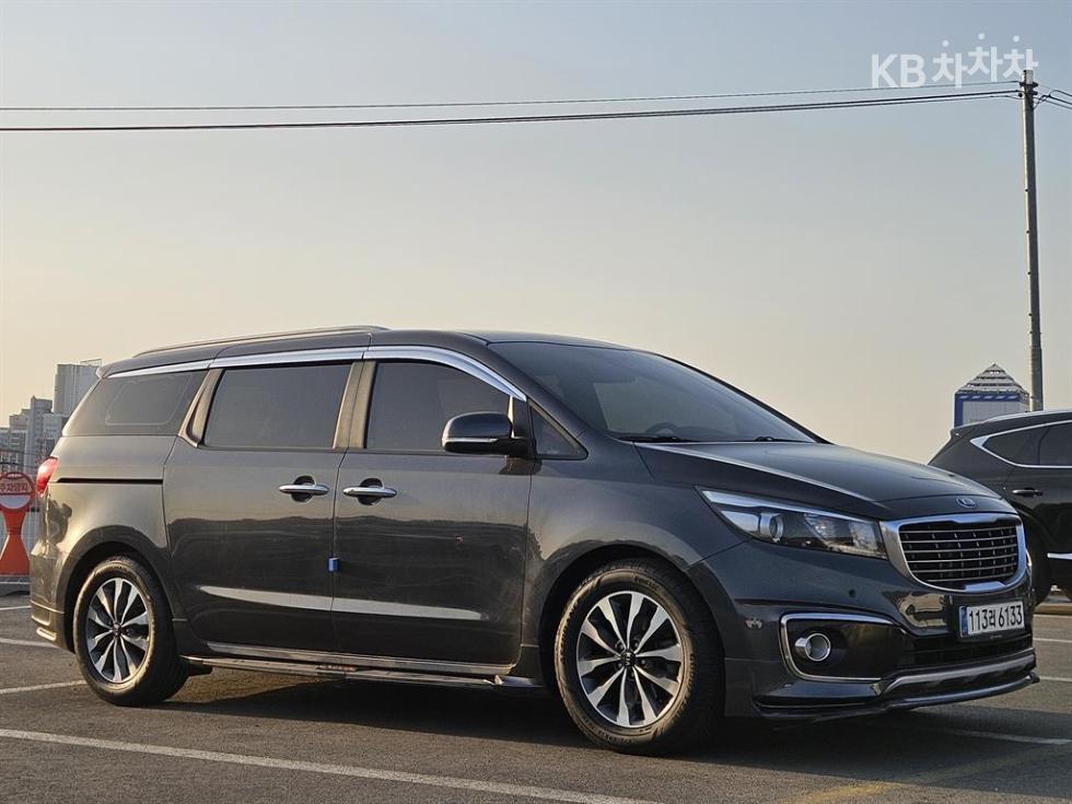 Kia Carnival — miniaturë 3
