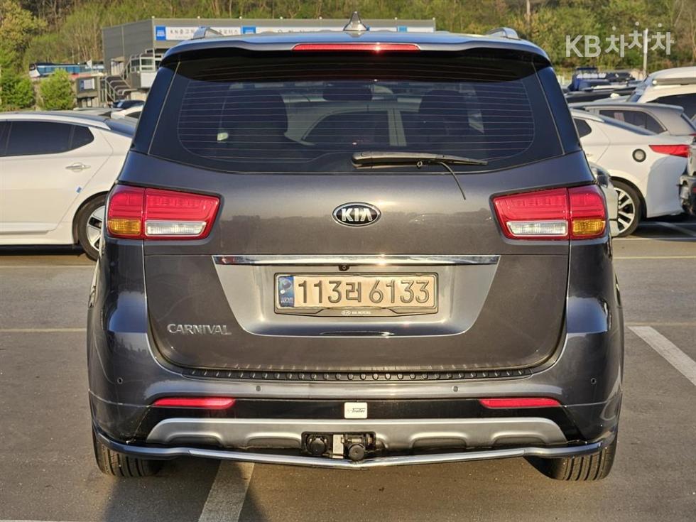 Kia Carnival — miniaturë 4