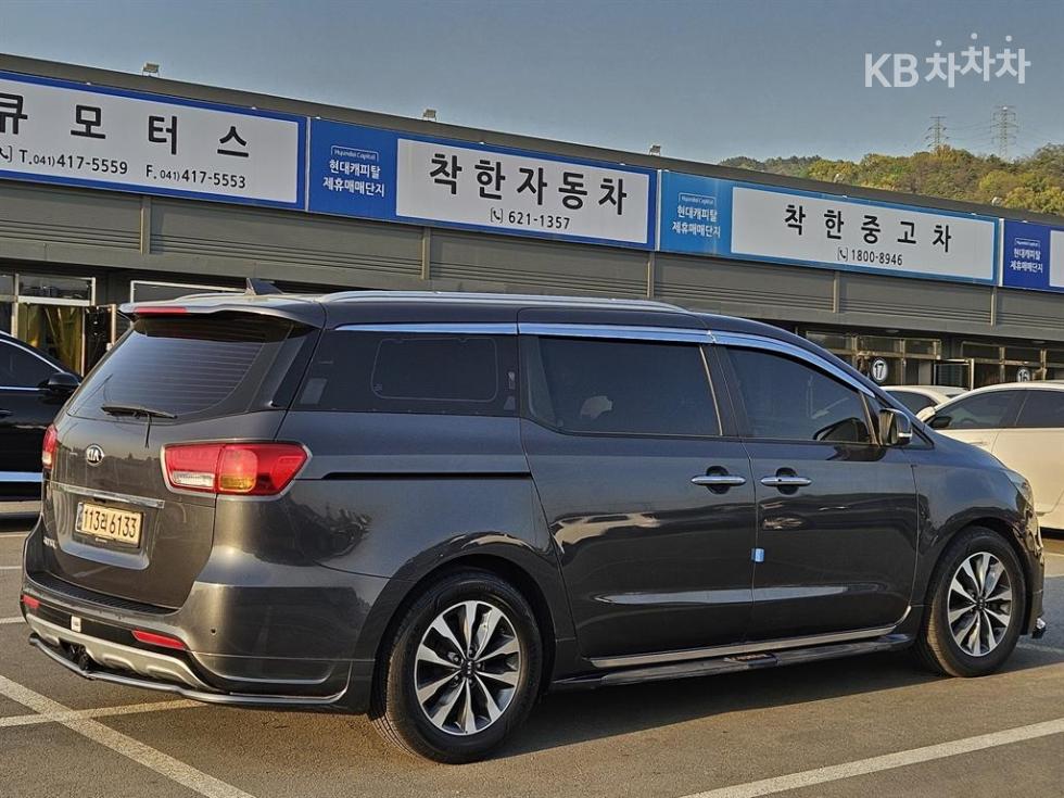 Kia Carnival — miniaturë 5