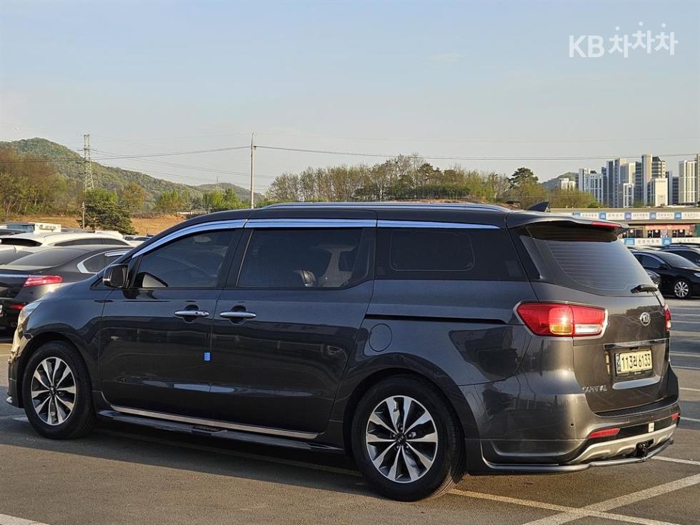 Kia Carnival — miniaturë 6
