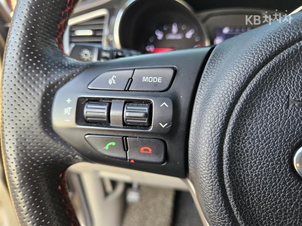 Kia Carnival — miniaturë 19