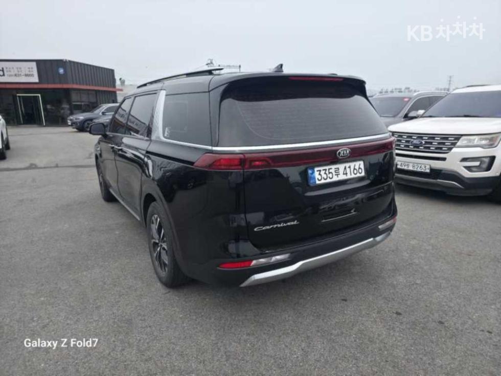 Kia Carnival — miniaturë 4