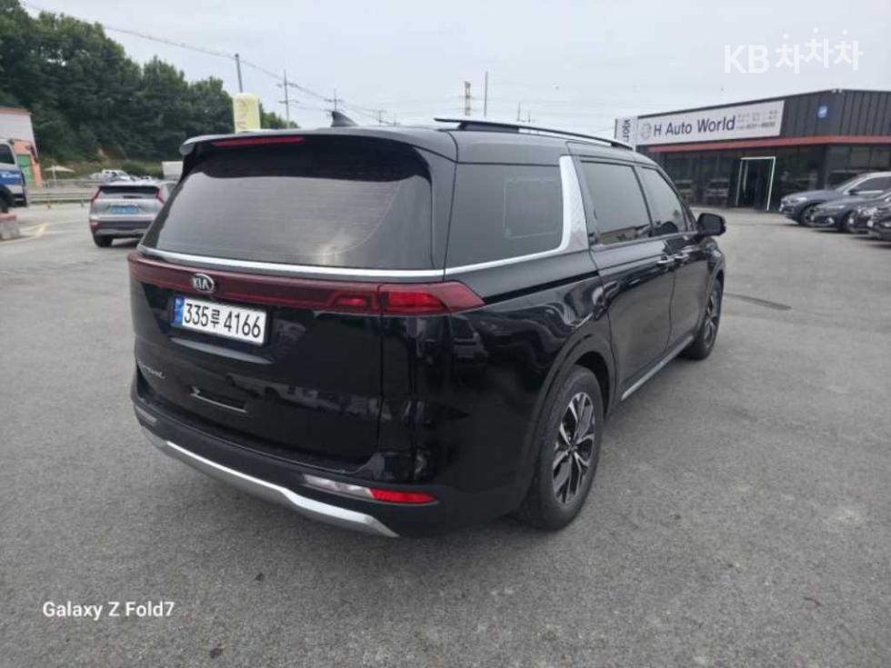 Kia Carnival — miniaturë 5