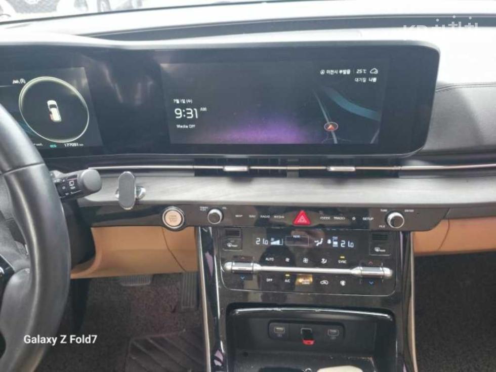 Kia Carnival — miniaturë 11