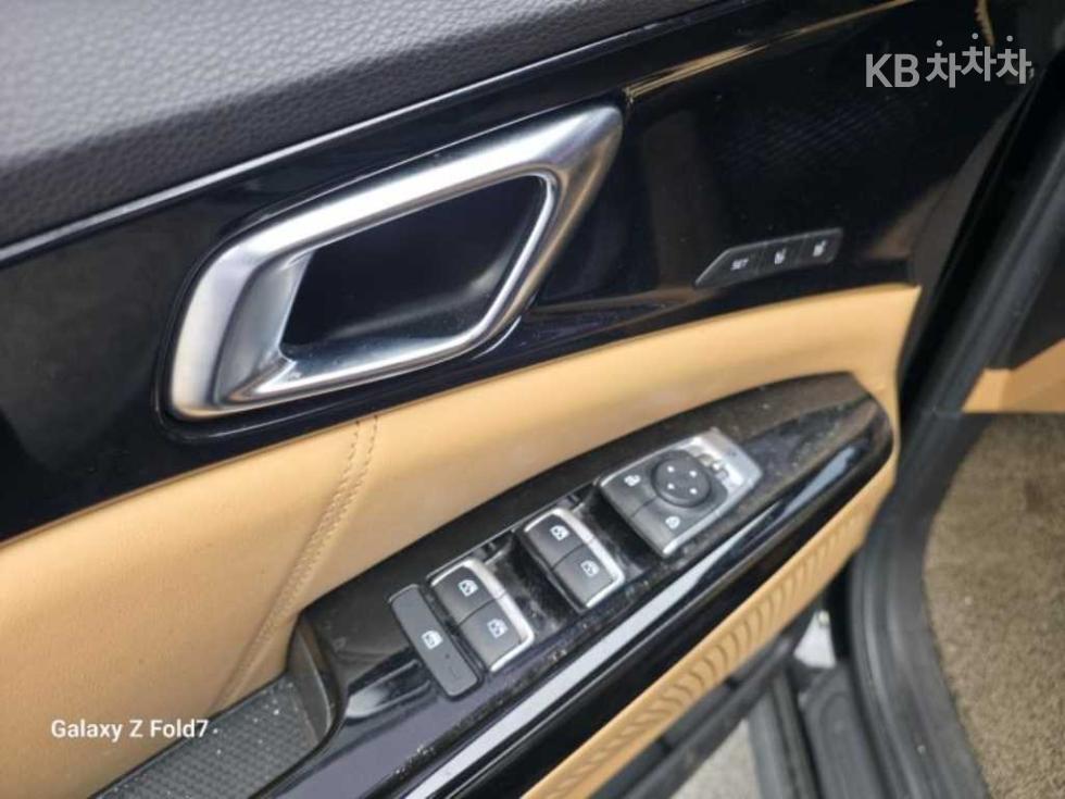 Kia Carnival — miniaturë 13