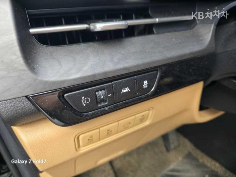 Kia Carnival — miniaturë 15