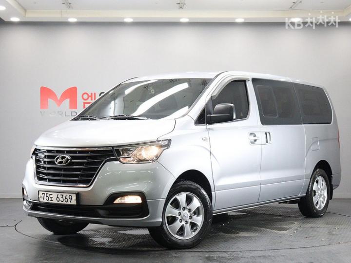Hyundai Starex 웨건 12인승 4WD — foto 1