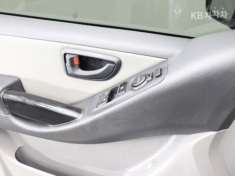 Hyundai Starex — miniaturë 14
