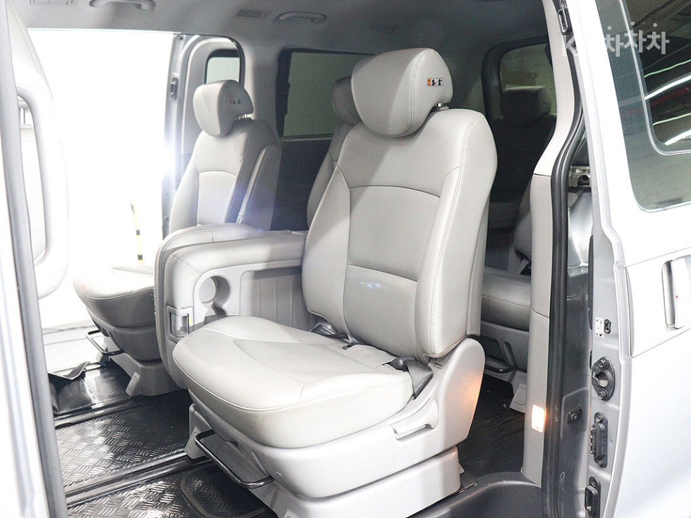 Hyundai Starex — miniaturë 17