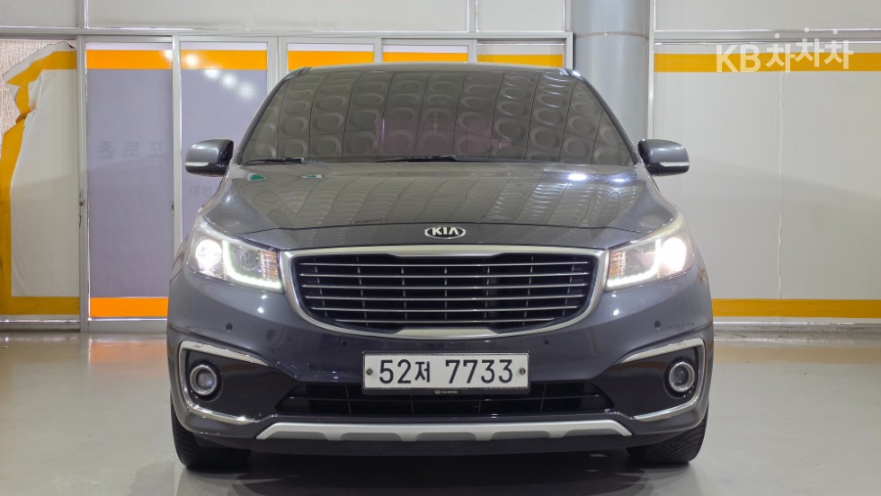 Kia Carnival — miniaturë 2