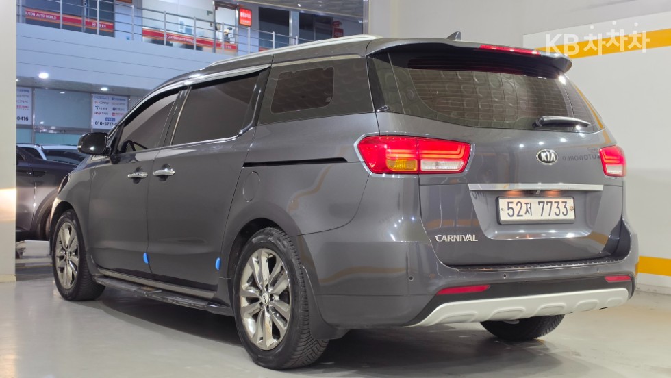 Kia Carnival — miniaturë 6