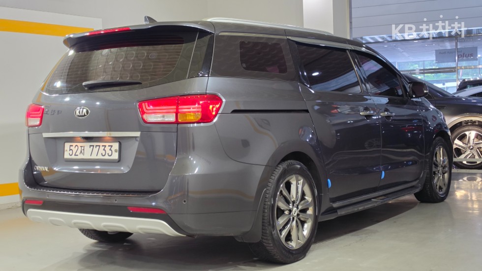 Kia Carnival — miniaturë 4