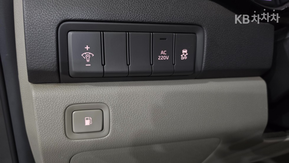 Kia Carnival — miniaturë 17
