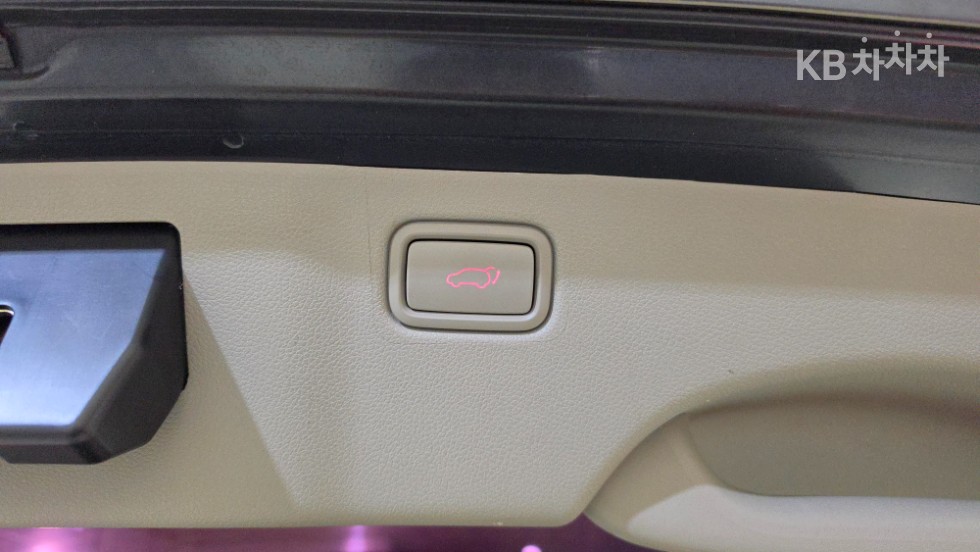 Kia Carnival — miniaturë 30