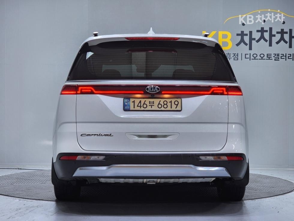 Kia Carnival — miniaturë 3