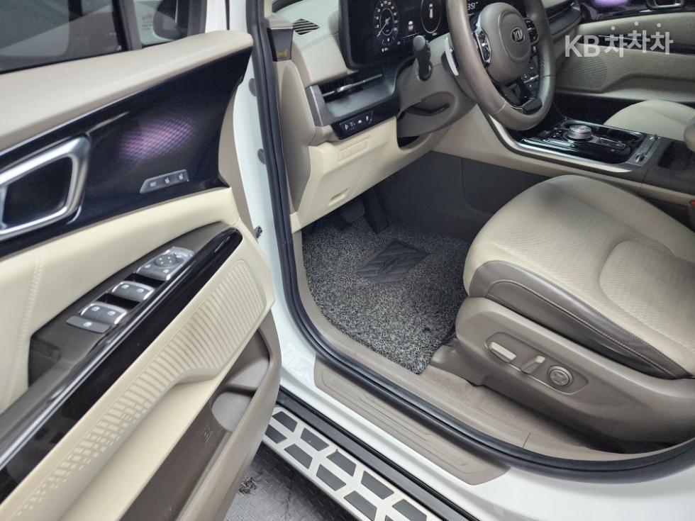 Kia Carnival — miniaturë 7