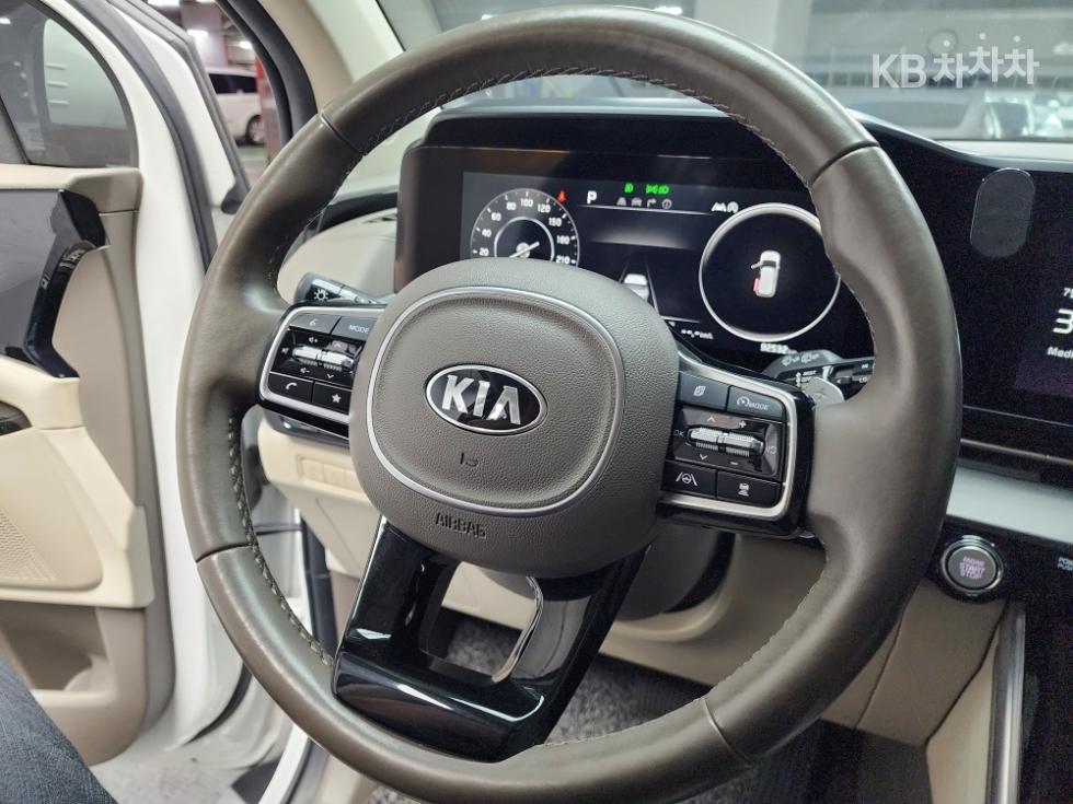 Kia Carnival — miniaturë 10