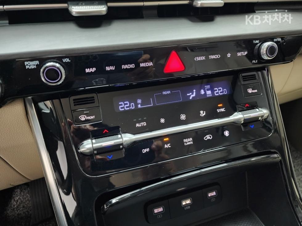 Kia Carnival — miniaturë 13