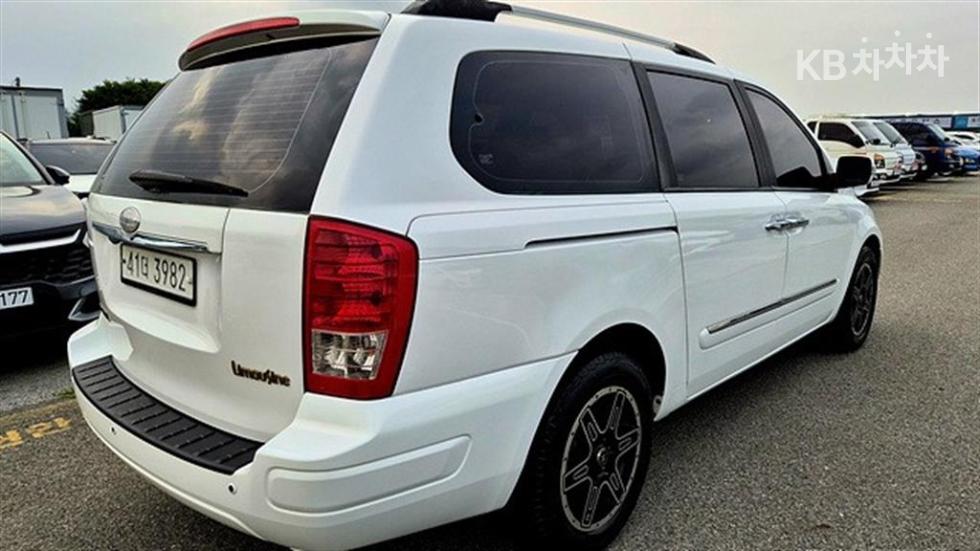 Kia Carnival — miniaturë 2
