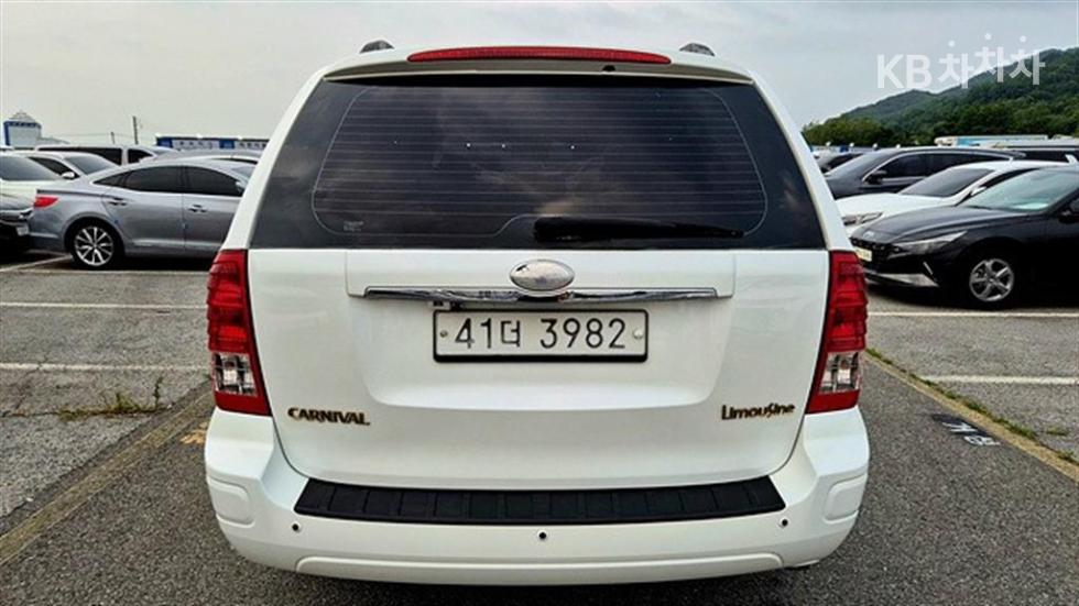 Kia Carnival — miniaturë 4
